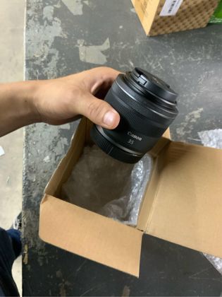 Canon RF35mm Standard Lens Black